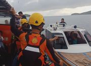 Tim SAR Evakuasi 10 Penumpang Speedboat yang Mati Mesin di Perairan Pulau Telaga