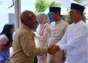 Bupati dan Wakil Bupati Anambas Sambut Warga dalam Open House