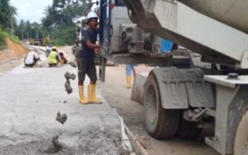 Jalan Putik—Langir Dongkrak Ekonomi Warga Palmatak