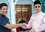 Aneng Serahkan Kendaraan Operasional Persampahan