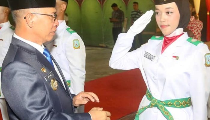 Aneng Tanamkan Nasionalisme kepada Paskibraka Anambas
